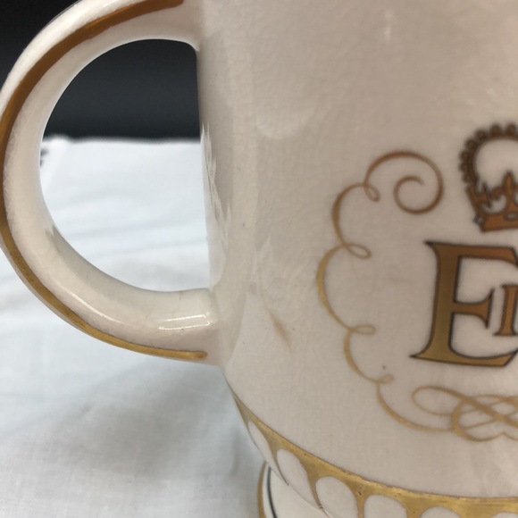 Coronation of Queen Elizabeth II Mug, By Bristol founded in 1652 England, 1953 - Picture 7 of 8